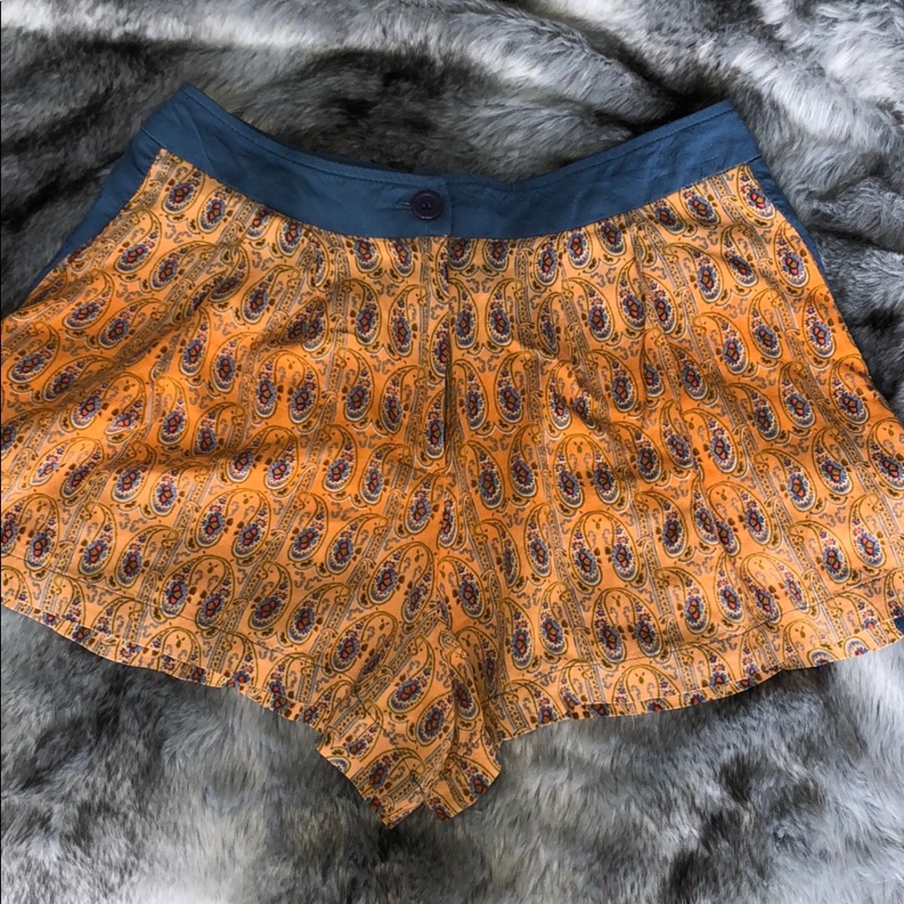 Lois Patterned Shorts